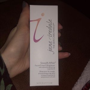 NEW- Smooth Affair Facial Primer & Brightener